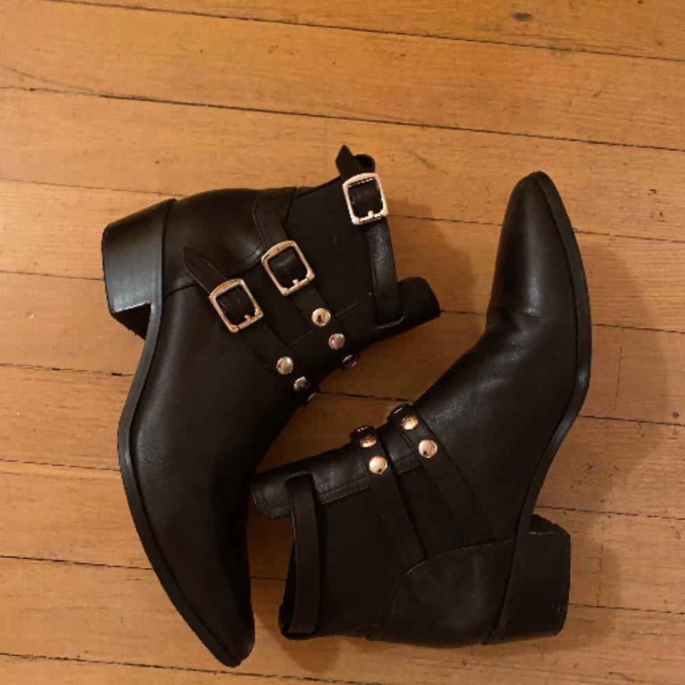 Emma Hyacinth Ankle Boots